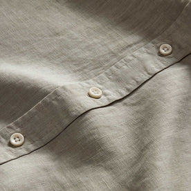 material shot of the buttons on The Jack in Seagrass Linen, Wovens by Taylor Stitch