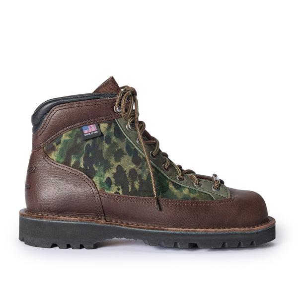 The Danner Ridge Mens Boot in Painted Camo | Taylor Stitch